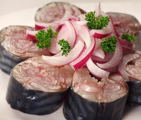 Малосольная скумбрия.Это, наверное, самый простой способ засолки рыбы. Несмотря на то, что соли ...