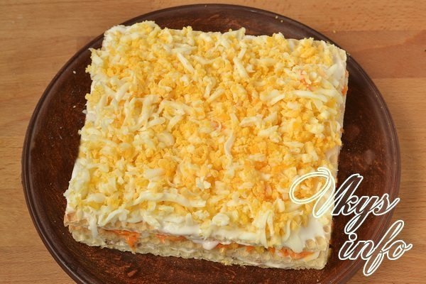 Закусочный торт из вафельных коржей с консервами.Приготовить закусочный торт из вафельных коржей не ... - 6