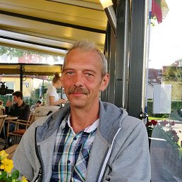 Andrius, 53, 