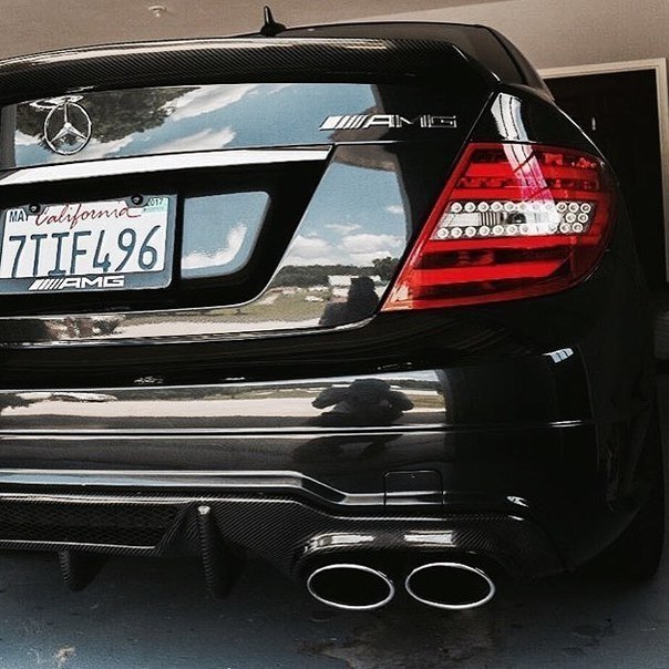 Mercedes-Benz C63 AMG