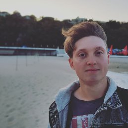 Dmytro, 33, 