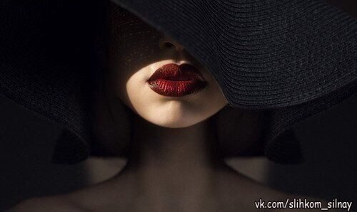Женщина должна быть как настоящие французские духи: хорошо пахнуть, дорого выглядеть и быть не ...