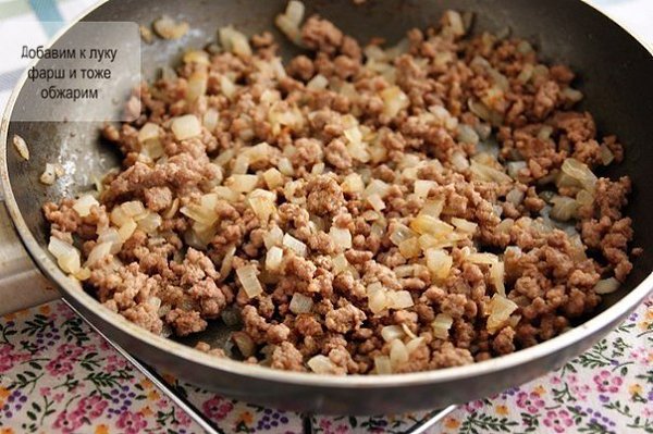 Спагетти с соусом