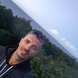 Gatis, 43, 