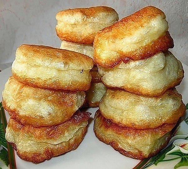 САМЫЕ ВКУСНЫЕ И ЛЕГКИЕ В ПРИГОТОВЛЕНИИ ОЛАДУШКИ.Ингредиенты:1/2 кг муки, 2 стакана молока, 25 г ...