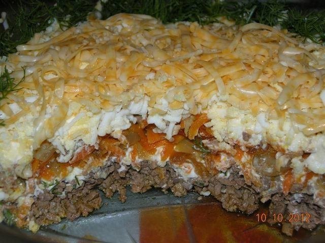 САЛАТ С КУРИНОЙ ПЕЧЕНЬЮ.ИНГРЕДИЕНТЫ: 300-400гр.куриной печени, 2-3 соленых огурчика, 2 крупных ...