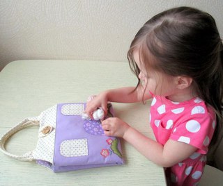 Игровой домик-сумочка для куколки #Рукодельницам_в_копилку@roditeli_i