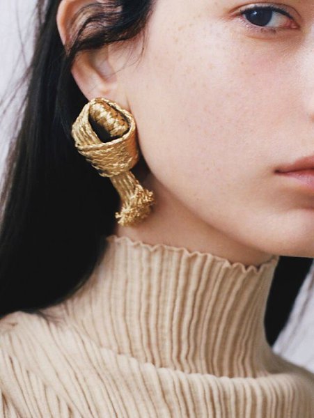 «Украшения – это то, что делает женщину женщиной.» - Coco Chanel - 8