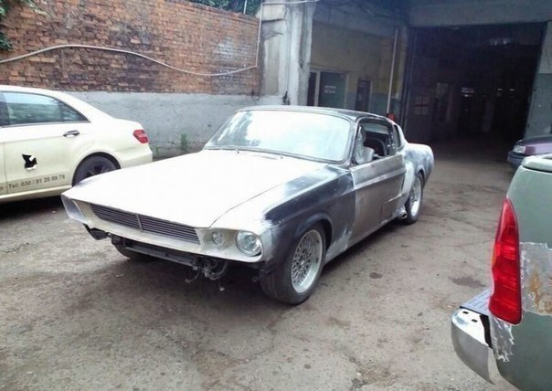    Shelby GT500.    2410.   BMW 740 (4.4L) - 5