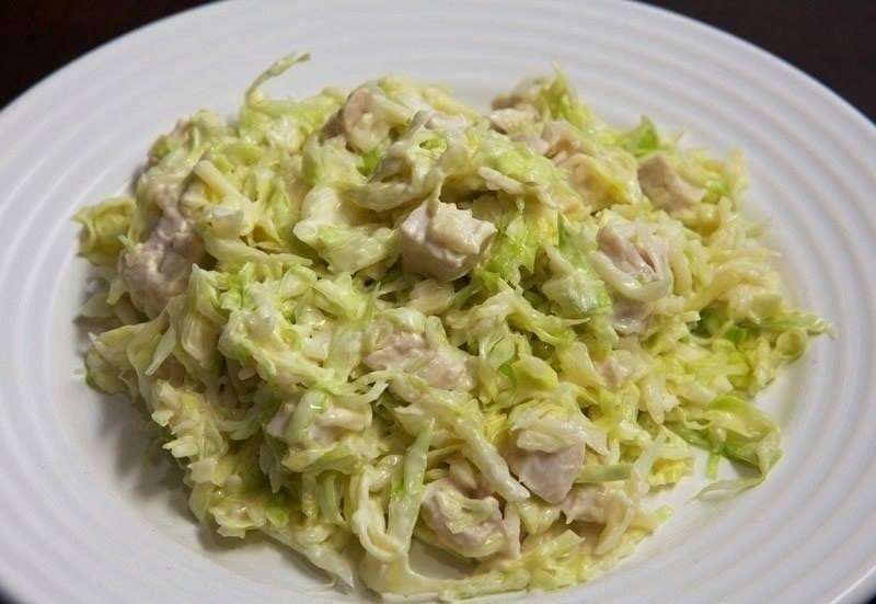Салат для сушки тела.Итого на 100 грамм - 77ккал: Белки- 11,5 Жиры - 2,5Углеводы - 2,6Вкусно, сытно ...