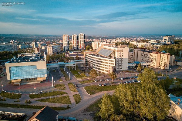 Кампус сфу. Кампус СФУ Красноярск. СФУ Красноярск ночью. СФУ вид сверху.