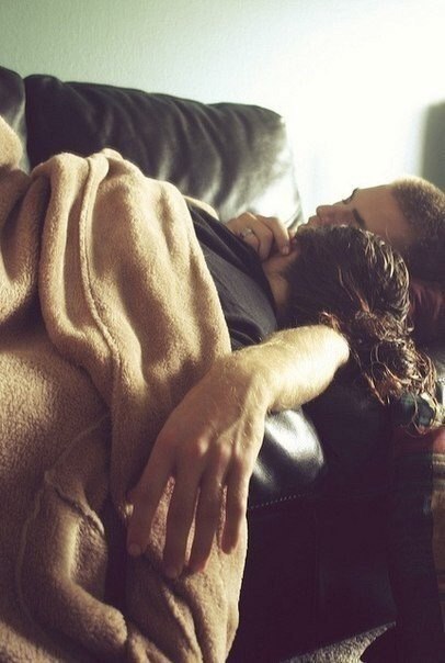 Это с каждым случится однажды, через год или два, может век. Постучится к вам в дверь очень важный, ...