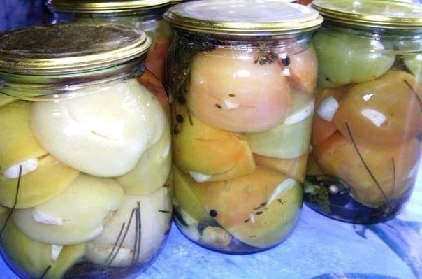 Маринованные зелёные помидоры с чесноком. Зелёные помидоры, + чеснок, + укроп, + вода - 3 литра, + ...