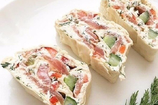 Рулет с творогом и семгой (без запекания): отличный вариант перекуса! .на 100грамм - 197.7 ккалБ/Ж/У ...