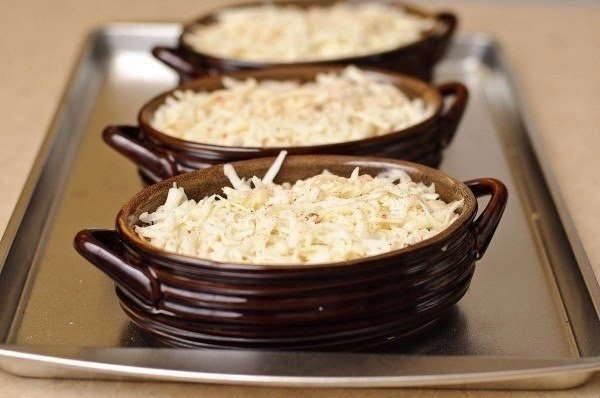 Жюльен с курицей и грибами.Отличный рецепт приготовления жульена с курицей, грибами, луком, сыром и ... - 9