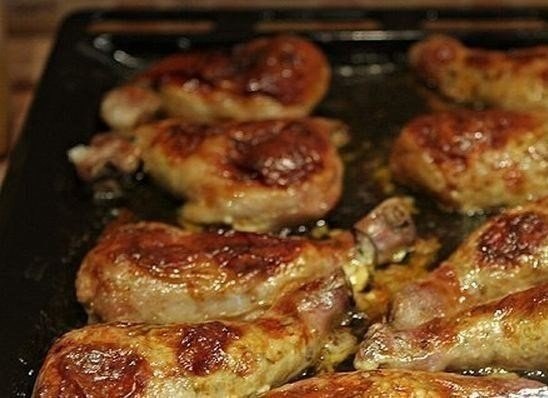 Фаршированные ножки.Ингредиенты:Куриные окорочка – 9 шт.,Большие луковицы – 2 шт.,Большая морковка – ... - 5
