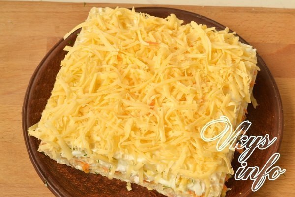 Закусочный торт из вафельных коржей с консервами.Приготовить закусочный торт из вафельных коржей не ... - 8