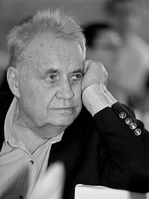 ))).Прощальное стихотворение Эльдара РязановаВ старинном парке корпуса больницы,кирпичные простые ...