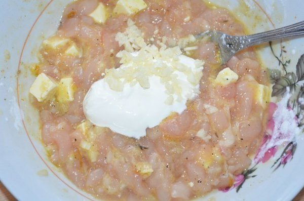 Рецепт куриных котлет в духовке.Наверно все очень любят рубленные куриные котлеты. Но их приходится ... - 5