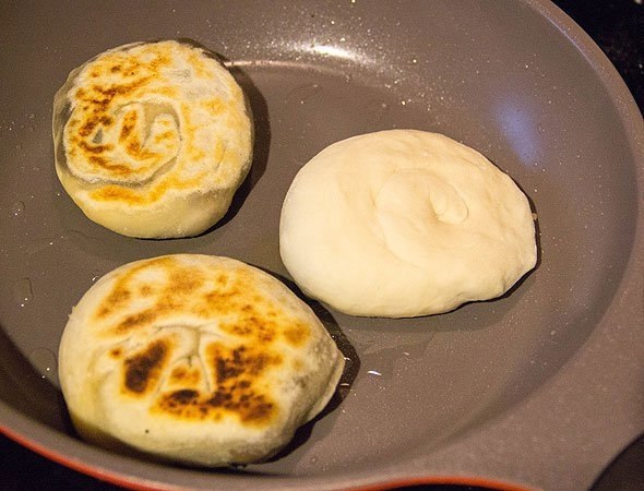 Жареные лепешки с грибной начинкой.Вкусные лепешки с ароматной начинкой из грибов - отличная ... - 7