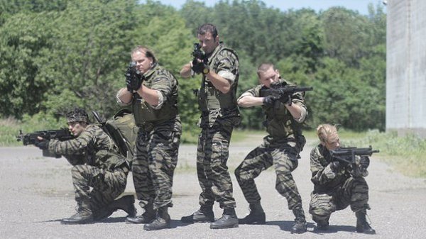 Call to Duty (2016).Жанр: фантастика, боевик, триллер Пять спецназовцев из группы Альфа отправляют ... - 3