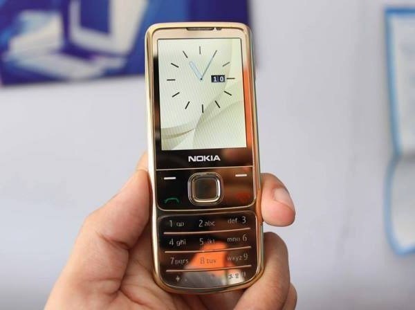 Не переношу телефоны сенсорные, взяла реплику Nokia 6700 простенький телефон, но, с другой стороны, ...