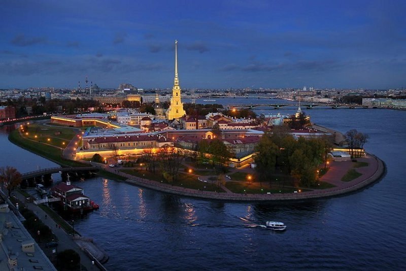 Петропавловская крепость – ядро города. Петропавловская крепость – центр города, его корень, его ...