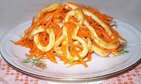 Питательный салат из кальмаров и корейской морковью.на 100грамм - 93.12 ккалБ/Ж/У - ...