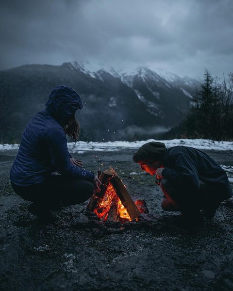 На лишние деньги можно купить только лишнее. А из того, что необходимо душе, ничто за деньги не ...