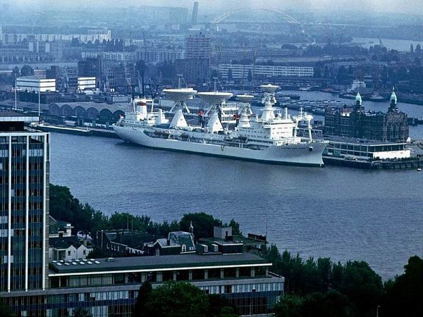 «Космонавт Юрий Гагарин» — научно-исследовательское судно, флагман судов Службы космических ... - 4