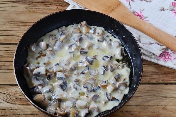 Мясные гнёзда со сливочными грибами. Сохрани себе Ингредиенты: Фарш — 600 г Лук репчатый — 1 шт. ... - 2