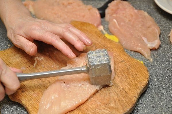 Куриные «бомбочки».Ингредиенты:500 г куриного филе,300 г любых грибов (у нас шампиньоны),70 г сыра,3 ... - 6
