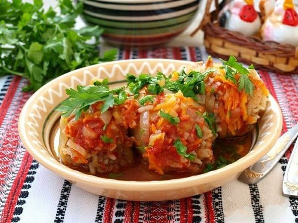 Фаршированный перец с начинкой из мясного фарша и кабачка. Мясной фарш — 500 г; Рис — 1 стак.; ...