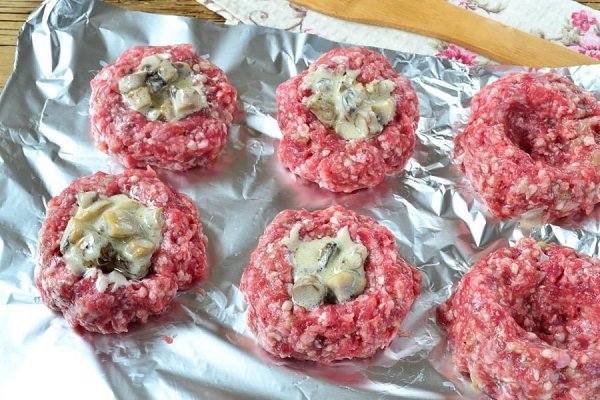 Мясные гнёзда со сливочными грибами. Сохрани себе Ингредиенты: Фарш — 600 г Лук репчатый — 1 шт. ... - 3