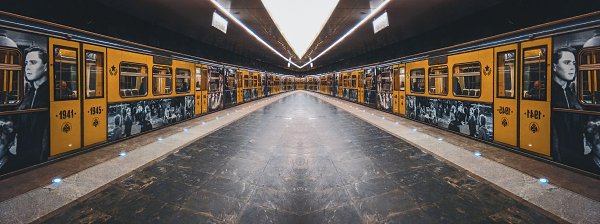 Metro Mirror #xiaomi #metro #uderground #xrn4 #winter #train # # # ...