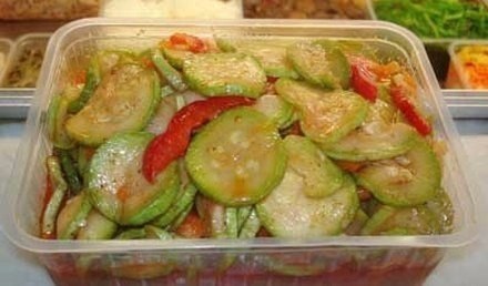 Кабачки по-корейски «улетают» первыми. Для приготовления этой заготовки на зиму желательно ...