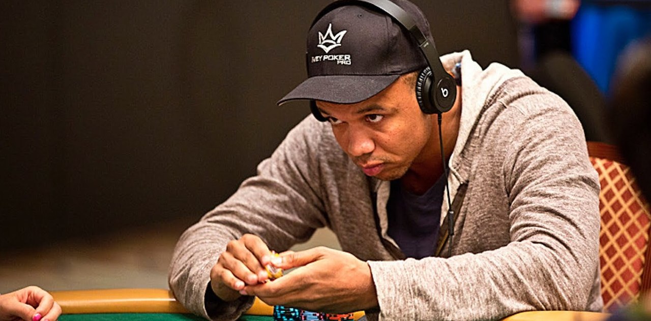 Фил хельмут 2022. Игрок в покер. Том дван 2022. Антонио эсфандиари. Phil ivey poker.