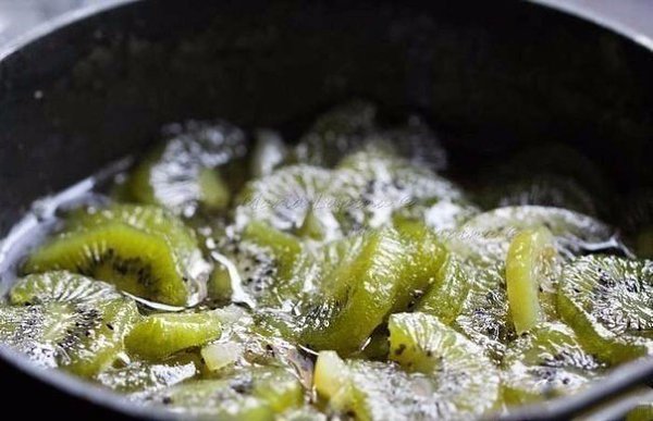 Варенье с киви и лимоном.Очень вкусное варенье с кислинкой лимона и киви. Яркий вкус и цвет, кладезь ... - 6