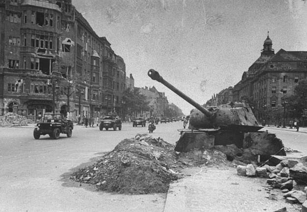      . . 1945. https://fotostrana.ru/away?to=/sl/Qfv