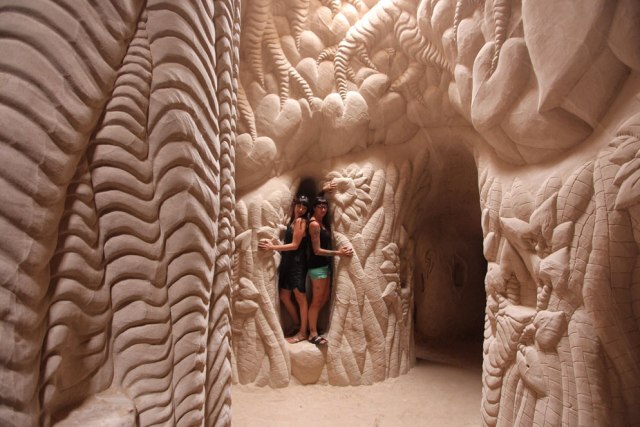 -     25        -,  ...