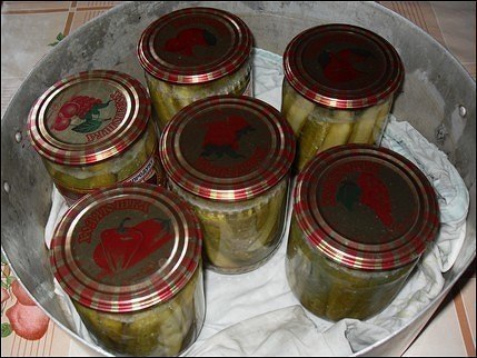 ОГУРЦЫ В ГОРЧИЧНОЙ ЗАЛИВКЕ.ИНГРЕДИЕНТЫНа банки емкостью 0,5 л:Огурцы - 4 кгСахар - 1 стаканУксус 9% ... - 8