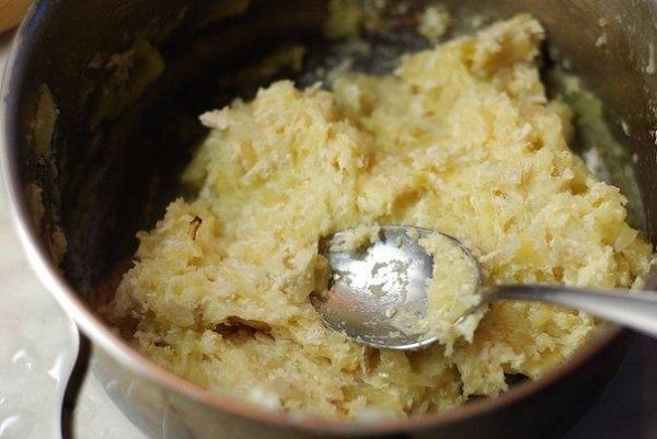 Картофельные котлеты с курицей.Приготовление:Заранее отварена куриная грудка (но может быть любая ... - 4