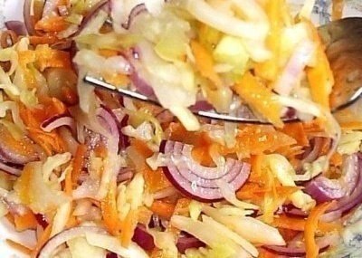 Вкусная капустка за сутки.Несколько лет назад коллега по работе принесла нам баночку этой капустки. ...