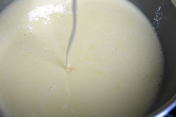 Немецкий торт — вкуснейшее лакомство с потрясающе нежным кремом. Коржи: 280 г муки 260 г сахара 100 ... - 6