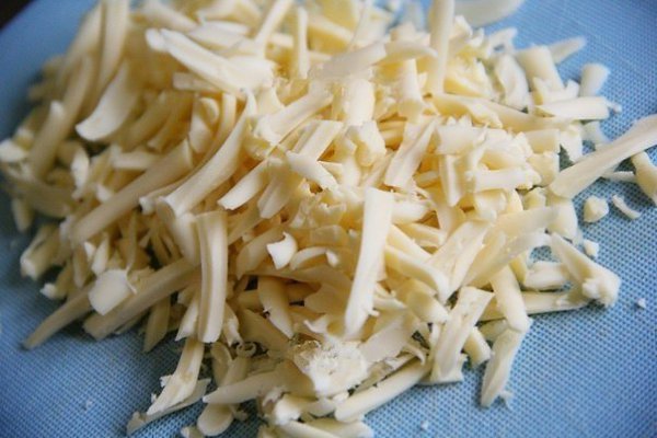 Горячие бутерброды с колбасой, сыром и яйцом. Горячие бутерброды можно приготовить на завтрак, для ... - 5