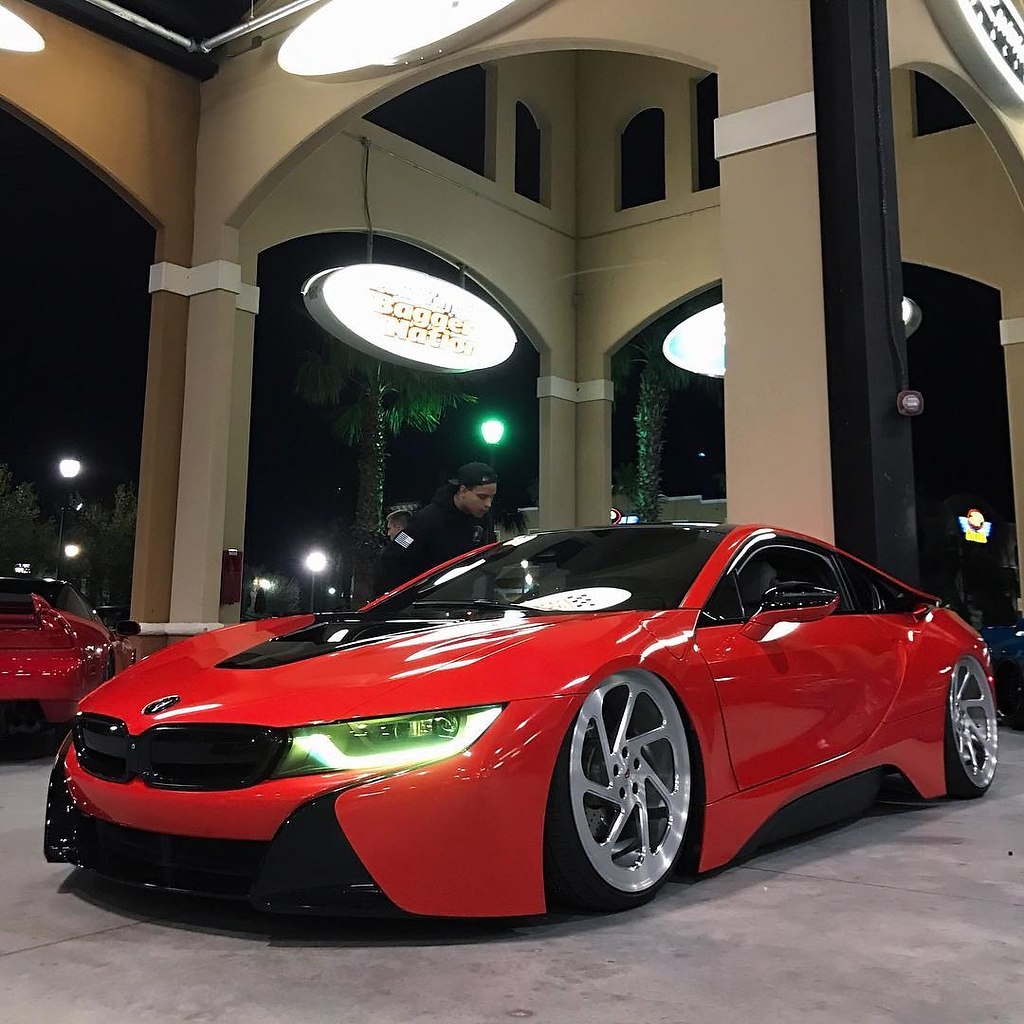 BMW i8