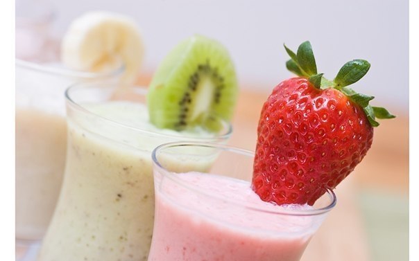 Самые вкусные молочные коктейли. Молочно-клубничный коктейль молоко – 400 мл клубника – 100 г ...