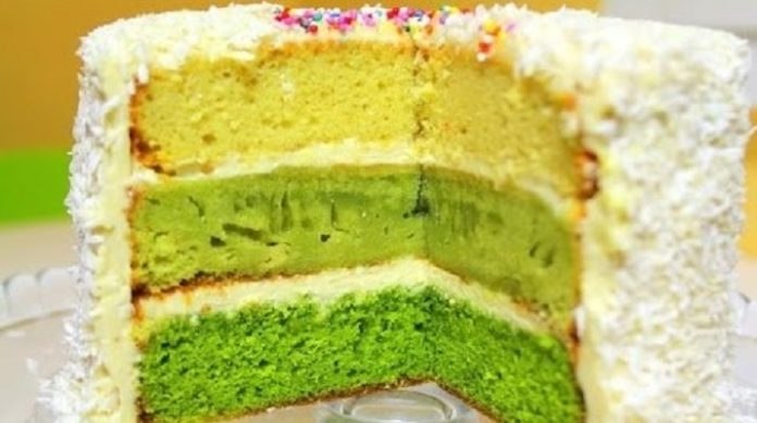 Очень вкусный разноцветный торт «Елочка». Ингредиенты: Для крема: творожный сыр — 500 грамм. Для ...