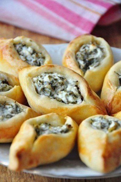 ВОСТОЧНЫЕ ПИРОЖКИ С СЫРОМ ФЕТА .Вам потребуется: ТЕСТО: - Масло сливочное - 100 гр., - Кефир - 1 ...
