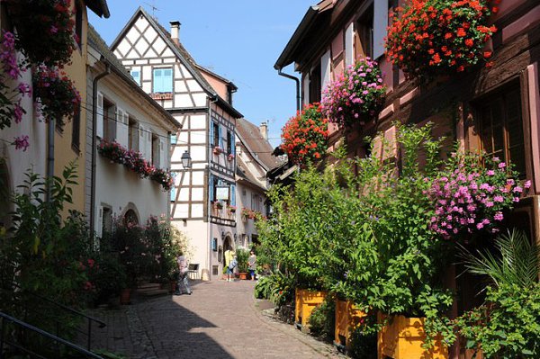   (Eguisheim) -   , .    . ... - 28